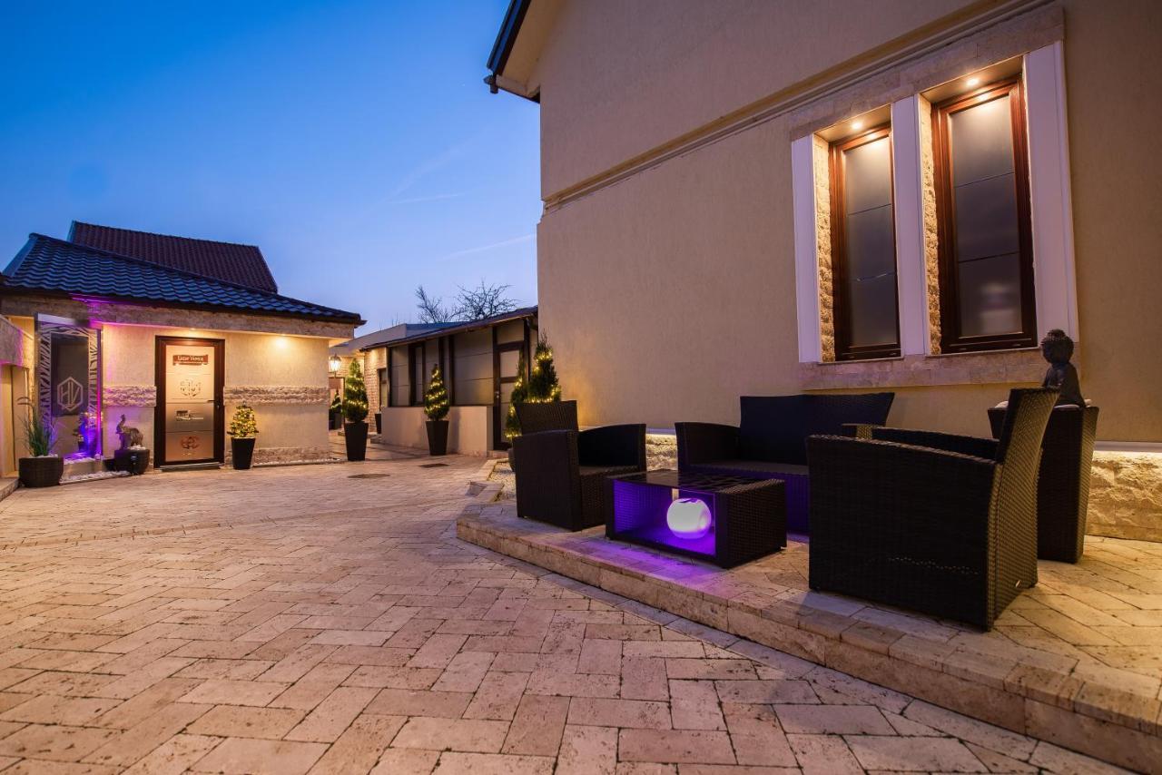 H & V Residence - Diamond Bungalow Apartment Arad Exteriör bild