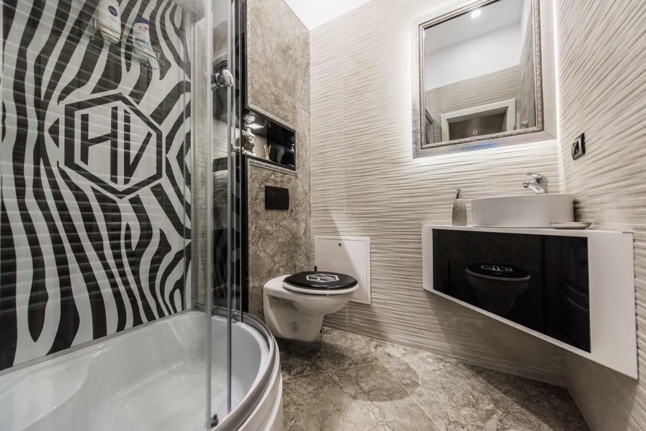 H & V Residence - Diamond Bungalow Apartment Arad Exteriör bild